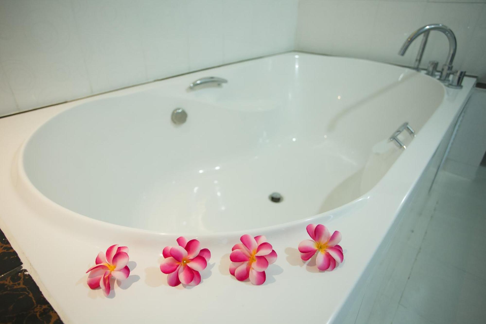 Grand Pink Hotel Hatyai Hat Yai Exteriör bild